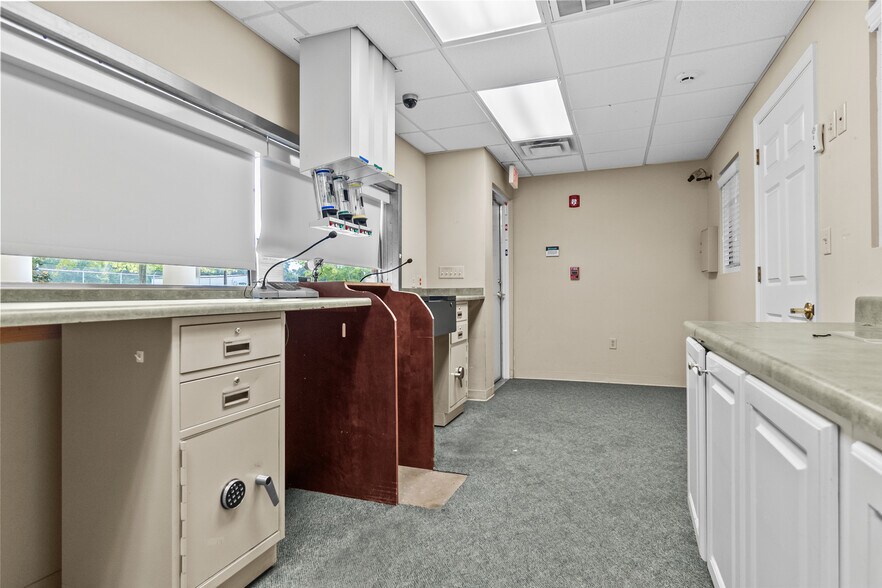 More Photos Of 239 Cedric St, Leesburg Office For Sale