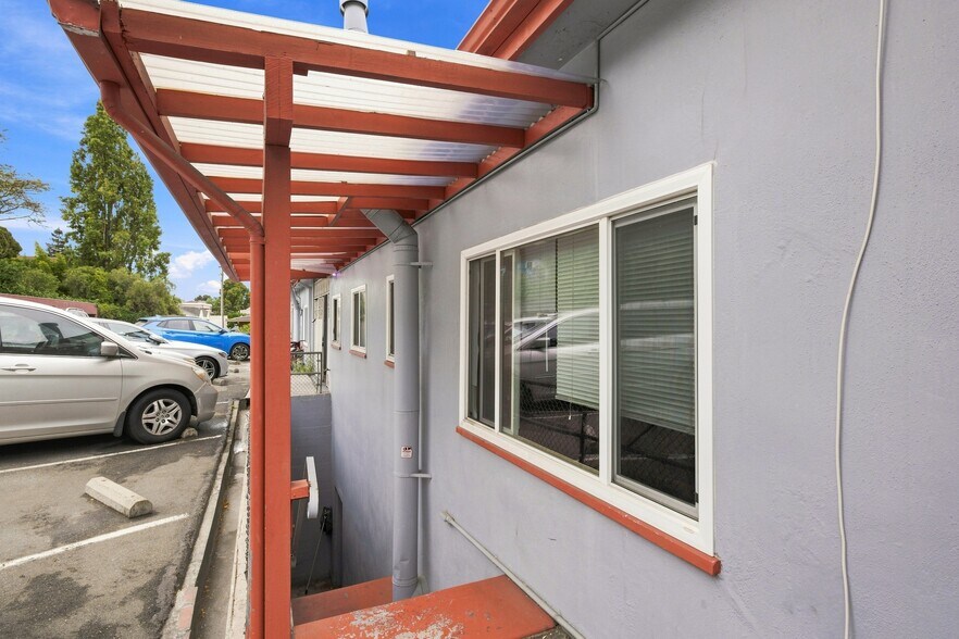 More Photos Of 3732-3744 Grand Ave, Oakland Multifamily For Sale