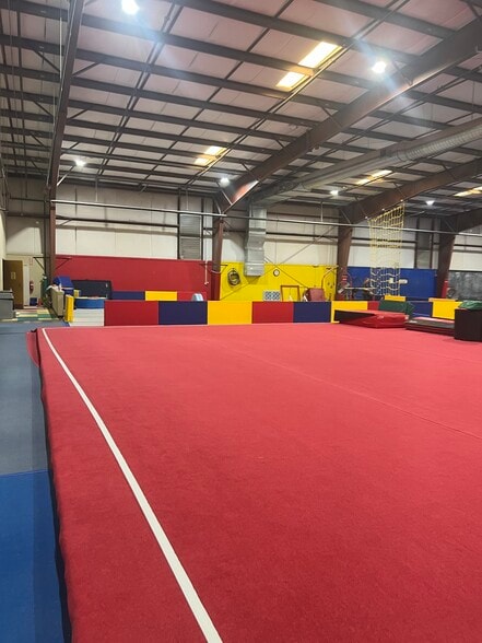 More Photos Of 145 Old Peachtree Rd, Suwanee Health Club For Sale