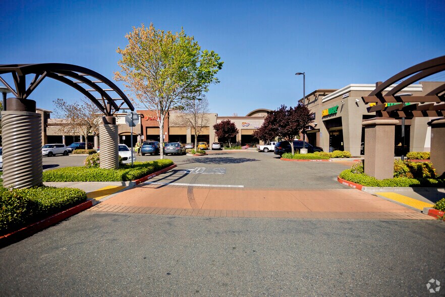 More Photos Of 3020 Floyd Ave, Modesto General Retail For Lease