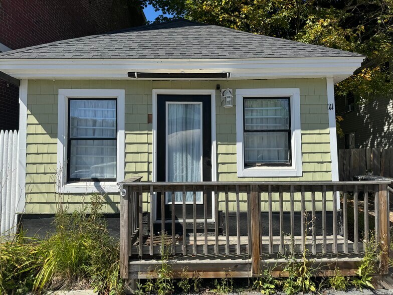 Primary Photo Of 111 Main St, Winterport General Retail For Sale