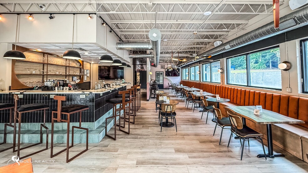 More Photos Of 845 Flat Shoals Ave SE, Atlanta Freestanding For Lease