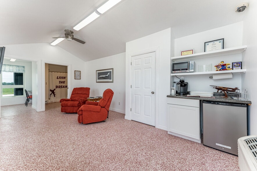 More Photos Of 7015 S 143rd St E, Derby Airplane Hangar For Sale