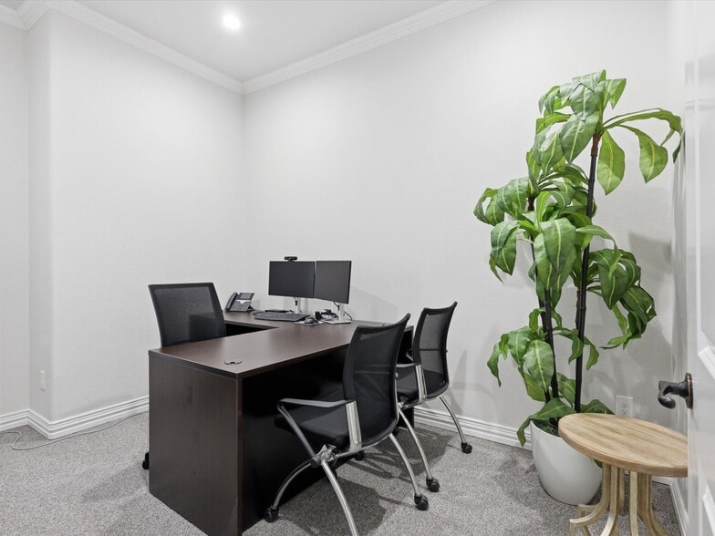 More Photos Of 101 Countryside Ct, Southlake Medical For Sale