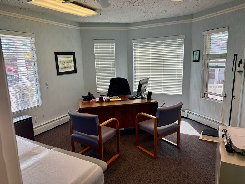 Primary Photo Of 550 Mount Auburn St, Watertown Office For Lease