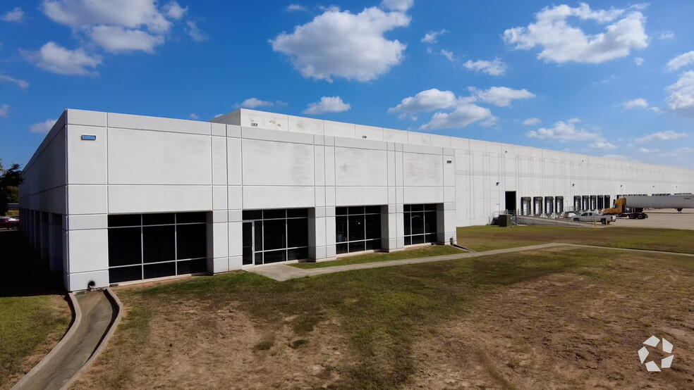 Primary Photo Of 5001 Greenwood Rd, Shreveport Distribution For Lease