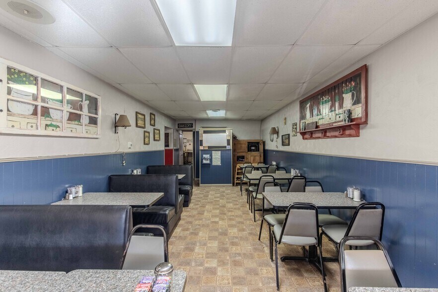 More Photos Of 407 Third St, Howe Specialty For Sale