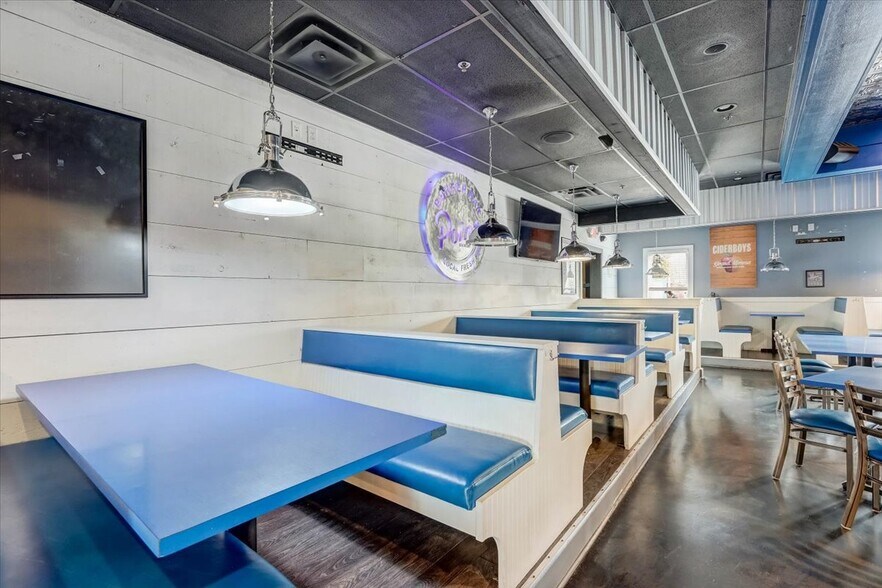 More Photos Of 10950 W Good Hope Rd, Milwaukee Restaurant For Sale