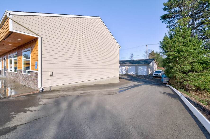 More Photos Of 3003 Highway 101 N, Gearhart Self Storage For Sale