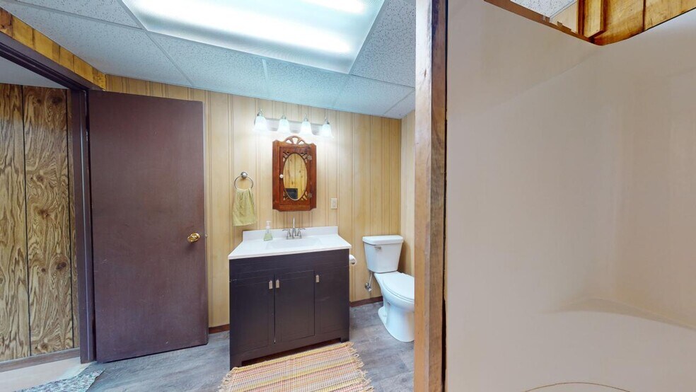 More Photos Of 17069 400th St, Leland Contractor Storage Yard For Sale