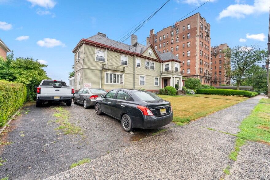 More Photos Of 383 Mount Prospect Ave, Newark Apartments For Sale