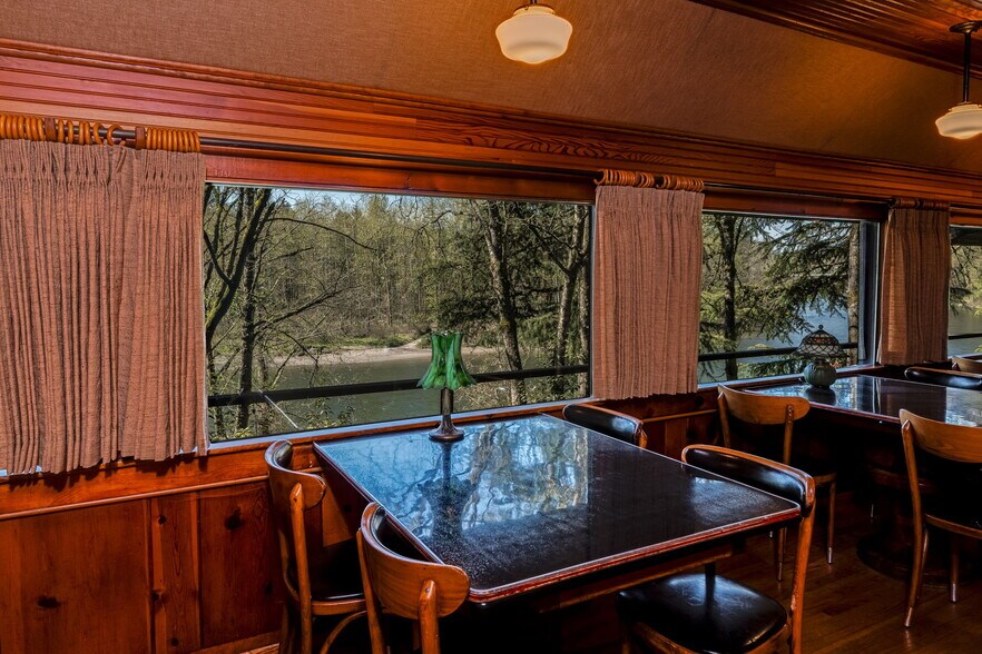 More Photos Of 1325 E Columbia River Hwy, Troutdale Restaurant For Sale