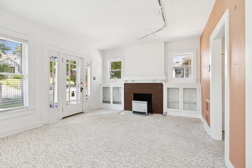 More Photos Of 1604 17th Ave S, Nashville Office Residential For Sale