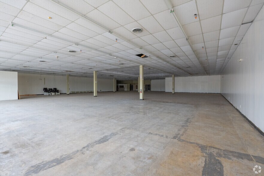 More Photos Of 8101-8155 Camp Bowie West Blvd, Fort Worth General Retail For Lease