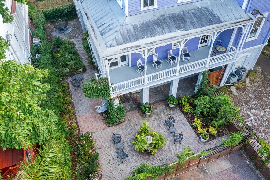 More Photos Of 402 E Gaston St, Savannah Hospitality For Sale