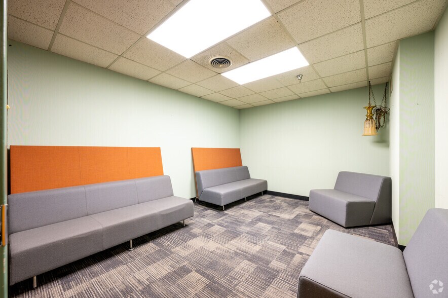 More Photos Of 901 E Maryland St, Indianapolis Manufacturing For Lease