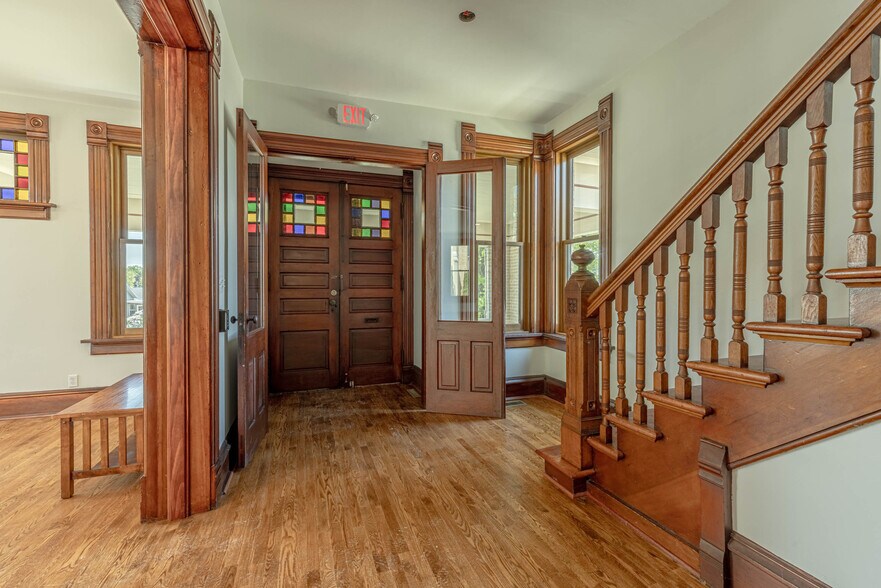 More Photos Of 1303 11th St, Monroe Storefront Retail Office For Lease