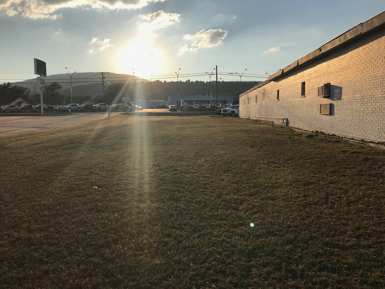 More Photos Of 3000 N Broadway St, Poteau Hotel For Sale