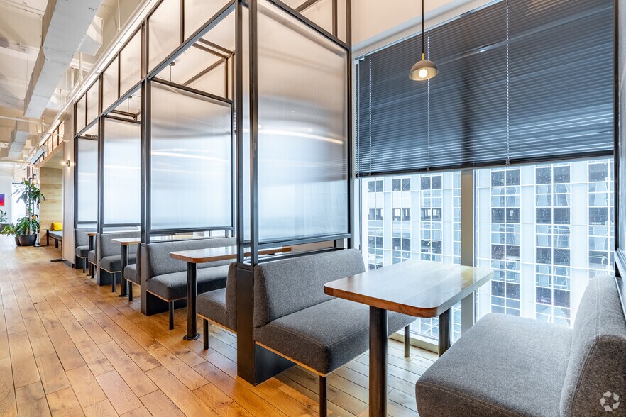 More Photos Of 3280 Peachtree Rd NE, Atlanta Office For Lease