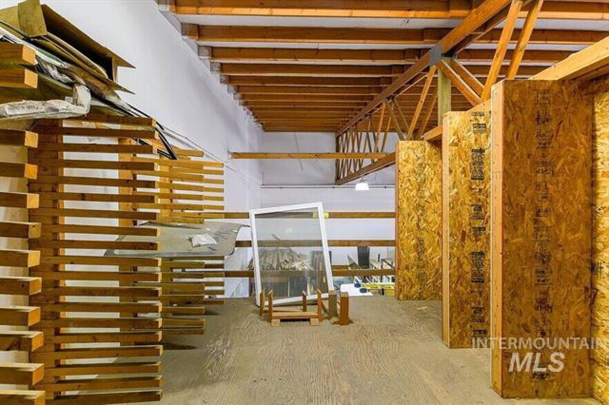 More Photos Of 603 & 621 N Main St, Moscow Distribution For Sale