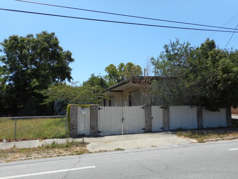 More Photos Of 115 S De Villiers St, Pensacola Warehouse For Lease