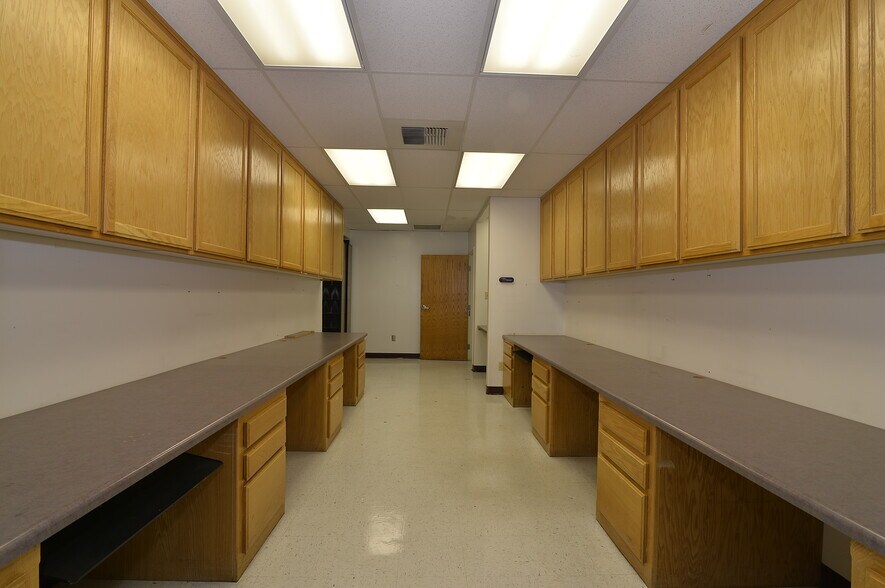 More Photos Of , Bakersfield Office For Sale