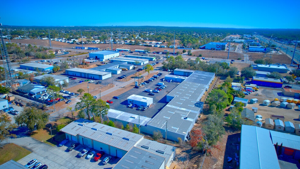 More Photos Of 13400-13499 Chambord St, Brooksville Manufacturing For Lease