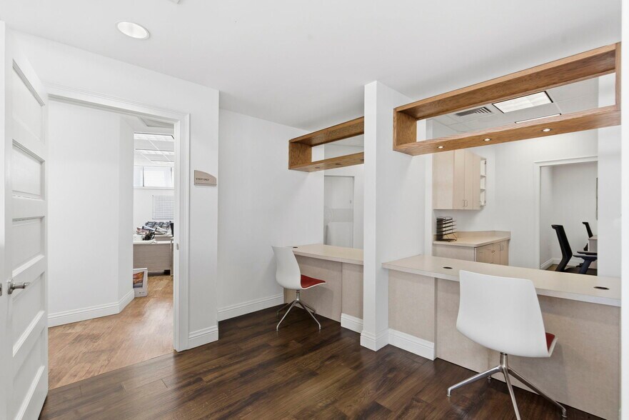 More Photos Of 5540-5550 N Farmer Branch Rd, Ozark General Retail For Sale