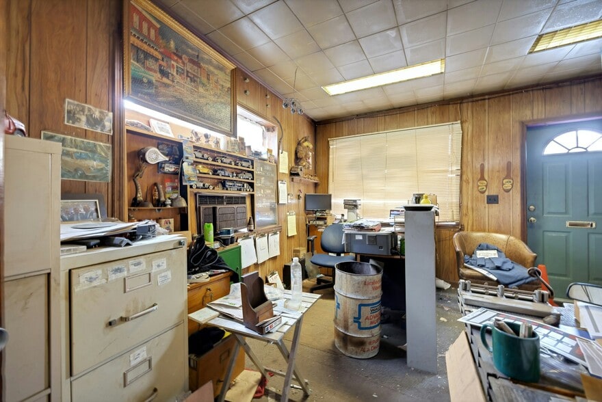 More Photos Of 18 McDermott Pl, Bergenfield Industrial For Sale