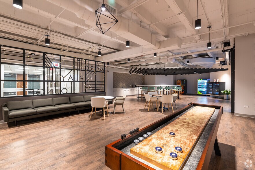 More Photos Of 400 Skokie Blvd, Northbrook Office For Lease