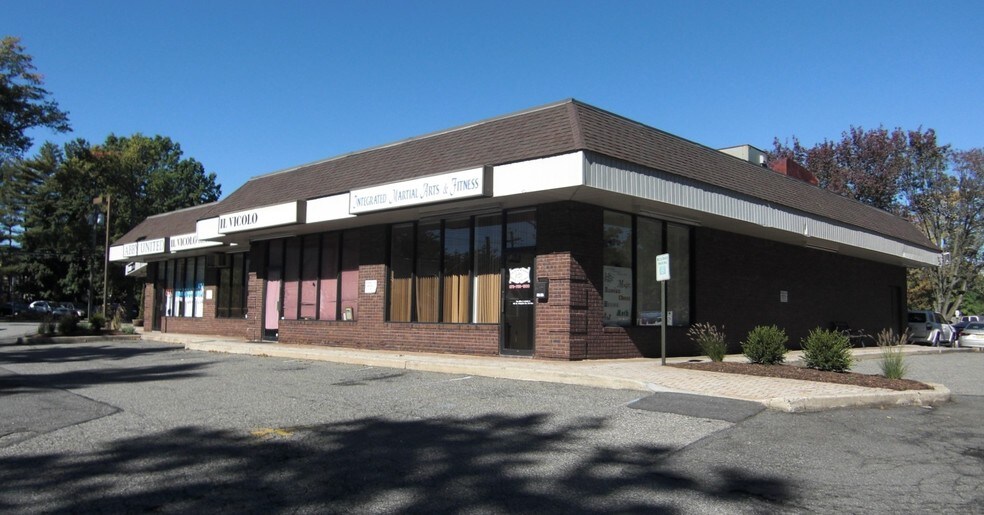 More Photos Of 113 S Livingston Ave, Livingston Freestanding For Lease