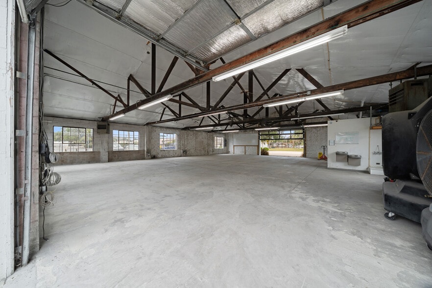 More Photos Of 98 NE 9th St, Ocala Unknown For Lease