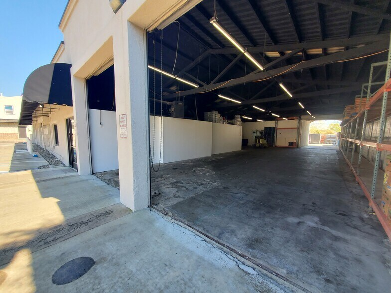 More Photos Of 14165 Market St, Walnut Grove Showroom For Sale