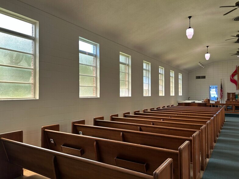 More Photos Of 2380 Bell Arthur, Bellarthur Religious Facility For Sale