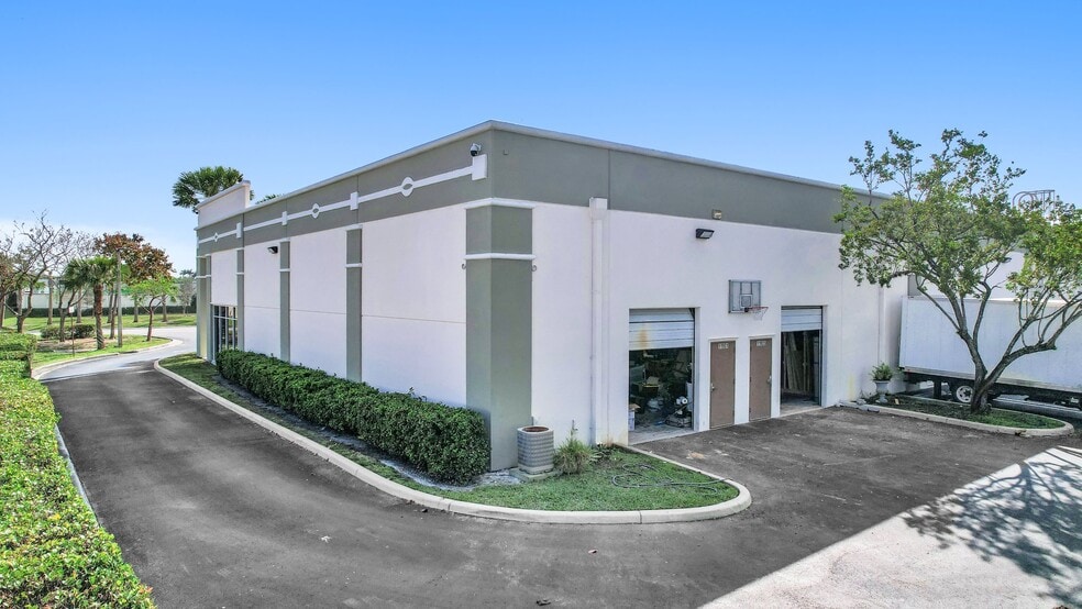 More Photos Of 11931-11971 NW 37th St, Coral Springs Warehouse For Sale