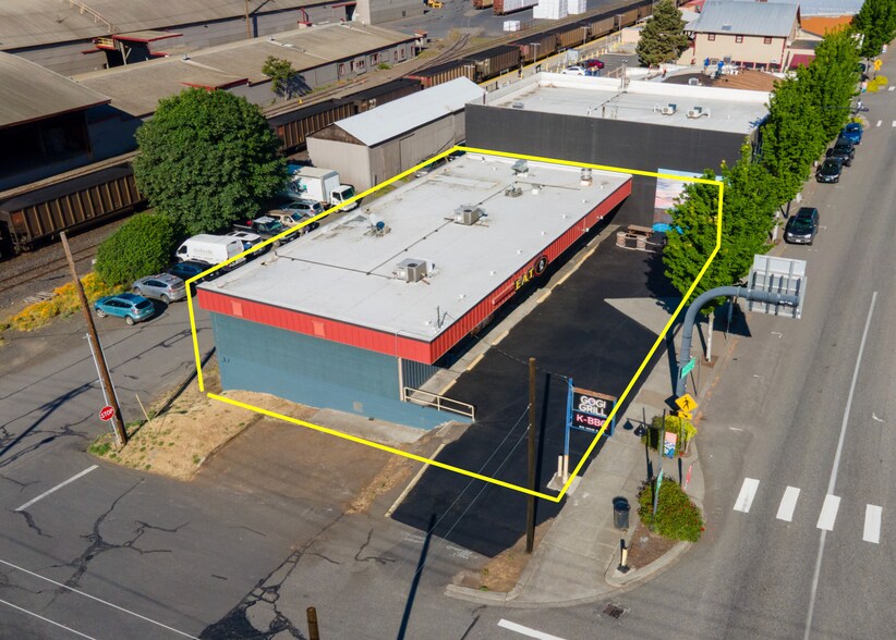 Primary Photo Of 105 Steuben st, Bingen General Retail For Sale