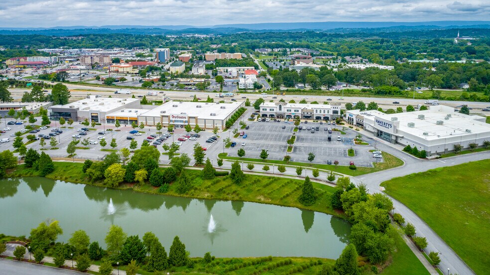 More Photos Of 7201 Shallowford Rd, Chattanooga Unknown For Lease