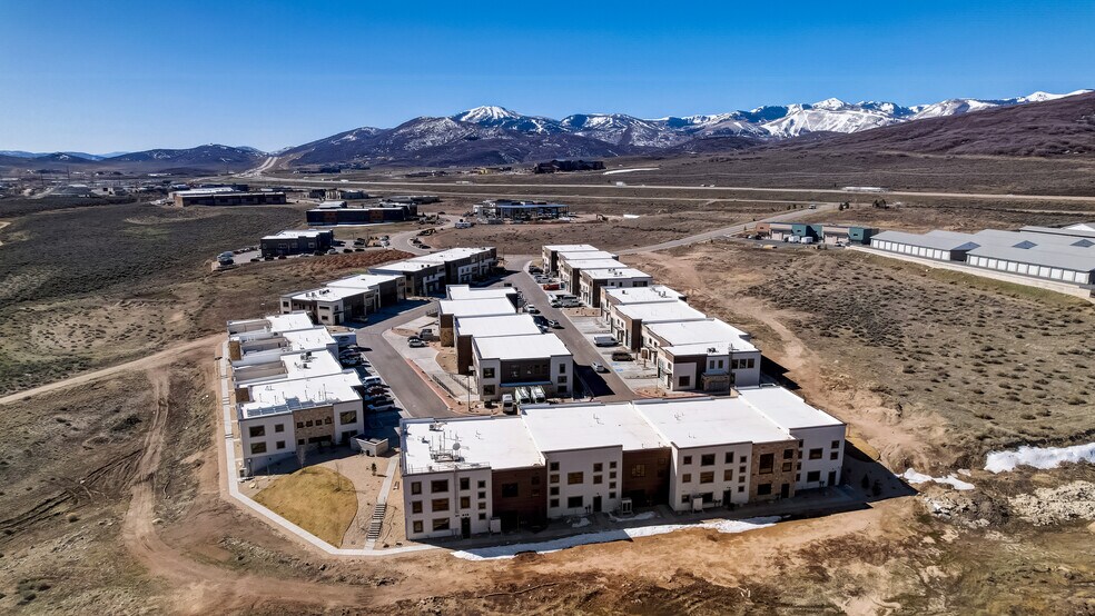 More Photos Of 4554 Forestdale Dr, Park City Light Manufacturing For Sale