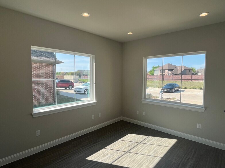More Photos Of 2601 Little Elm Pky, Little Elm Medical For Sale