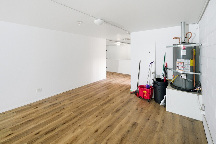 More Photos Of 735 Stocker Rd, Big Bear Lake Storefront Retail Office For Sale