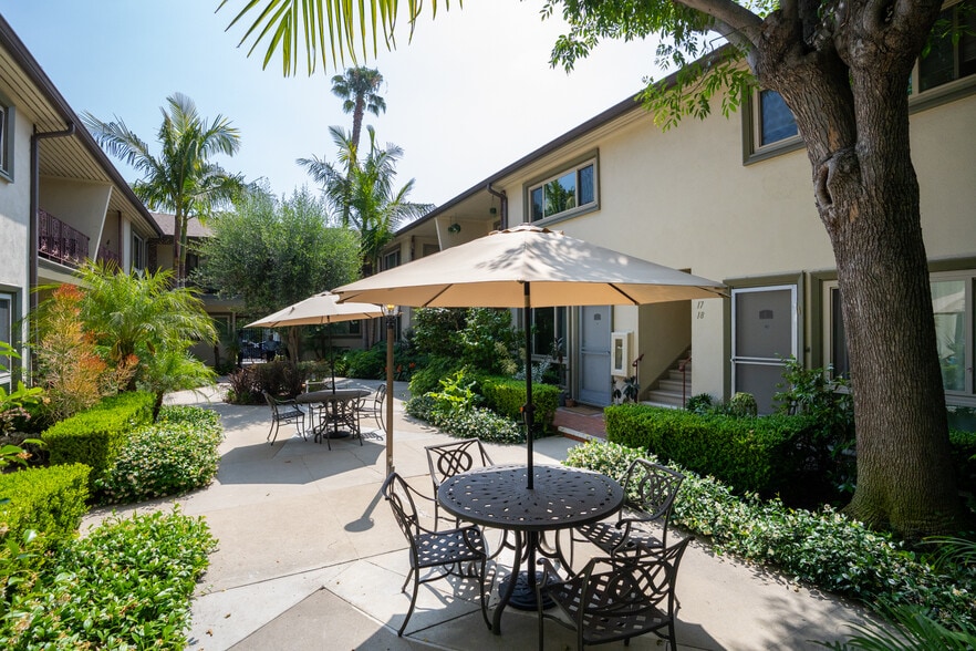 More Photos Of 1633 N Laurel Ave, Los Angeles Apartments For Sale
