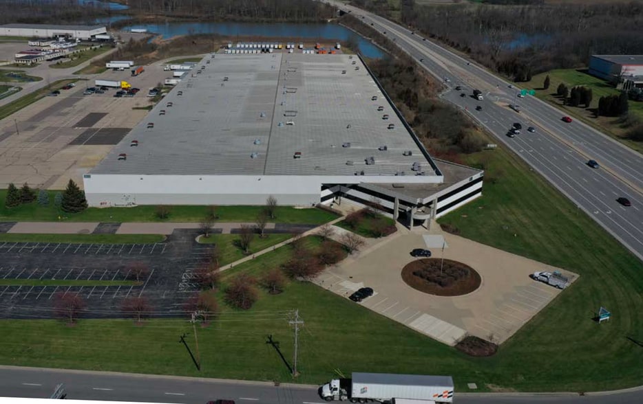 More Photos Of 3550-3560 Symmes Rd, Hamilton Manufacturing For Lease