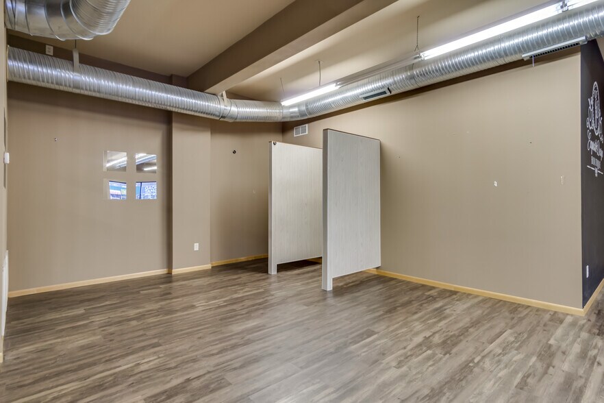 More Photos Of 2734-2751 London Rd, Eau Claire Storefront Retail Office For Sale