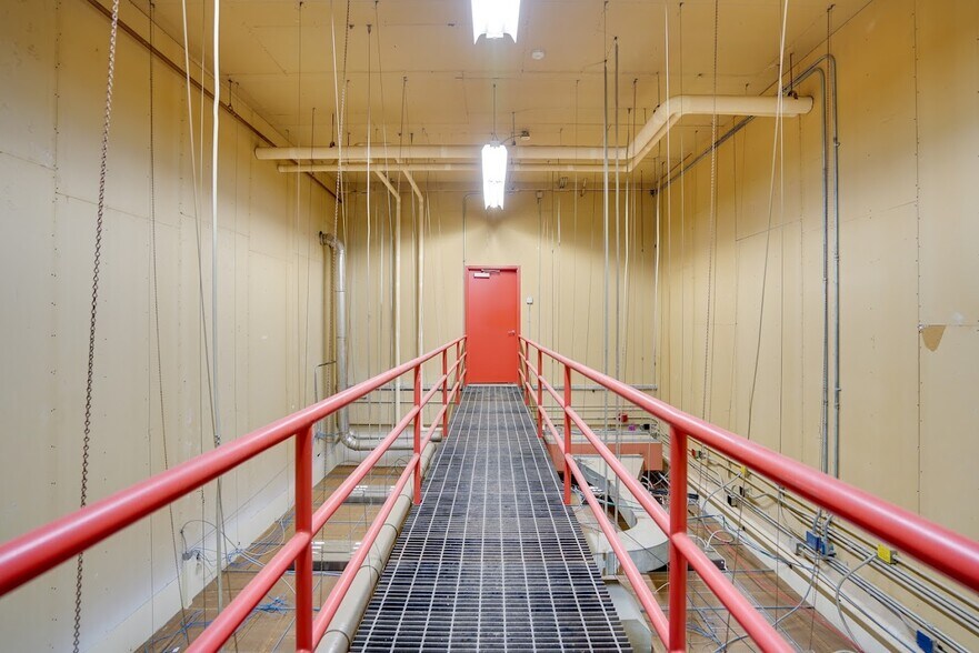 More Photos Of 275 Portsmouth Ave, Stratham Light Manufacturing For Sale