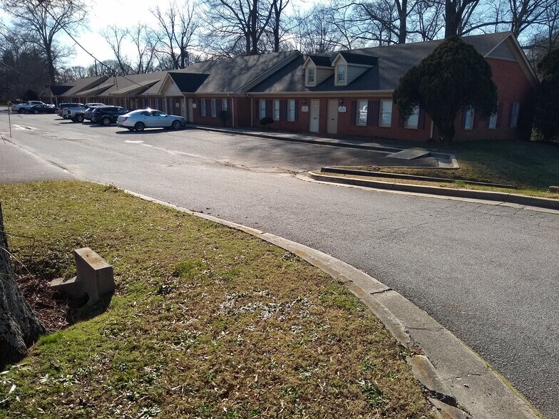 More Photos Of 118 North Ave, Jonesboro Office For Lease
