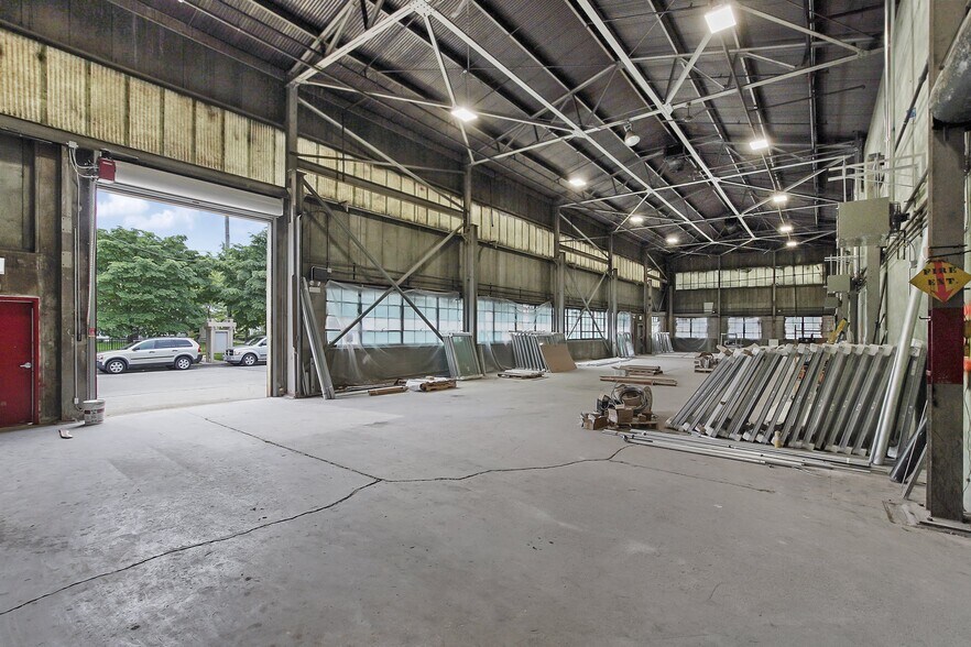 More Photos Of 4701-4715 N Lamon Ave, Chicago Warehouse For Lease