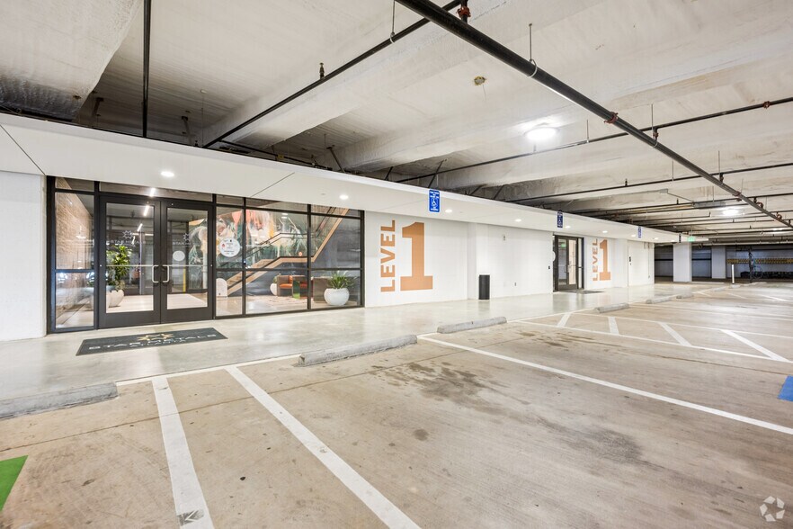 More Photos Of 1055 howell mill Rd, Atlanta Office For Lease