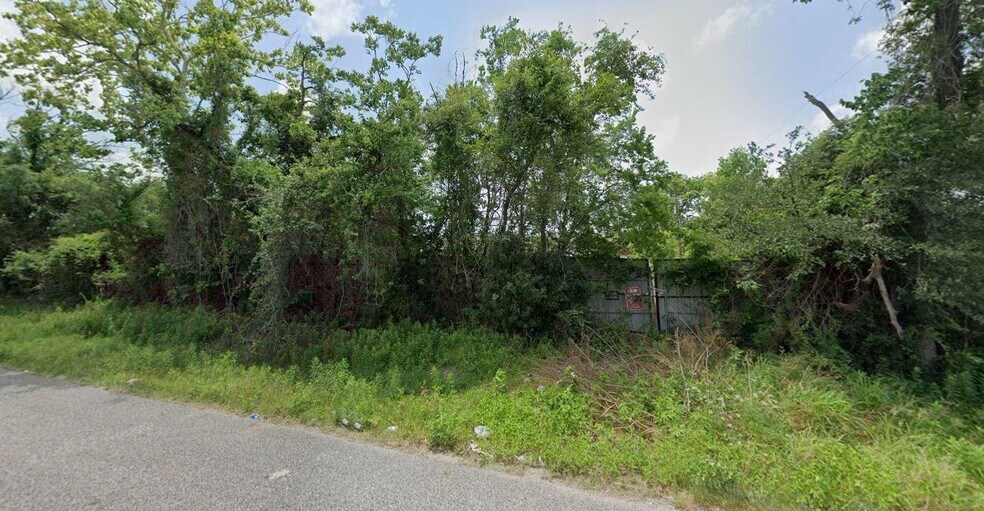 More Photos Of 10022 Eastex Fwy, Houston Land For Sale