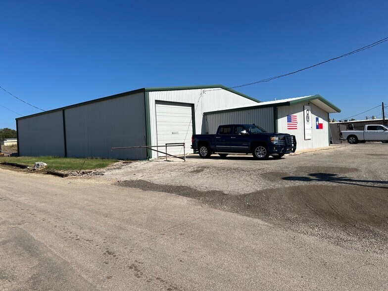 More Photos Of 2610 Junction Hwy, Kerrville Freestanding For Sale