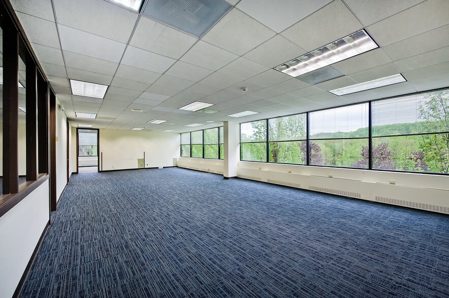 More Photos Of 465 Columbus Ave, Valhalla Medical For Lease